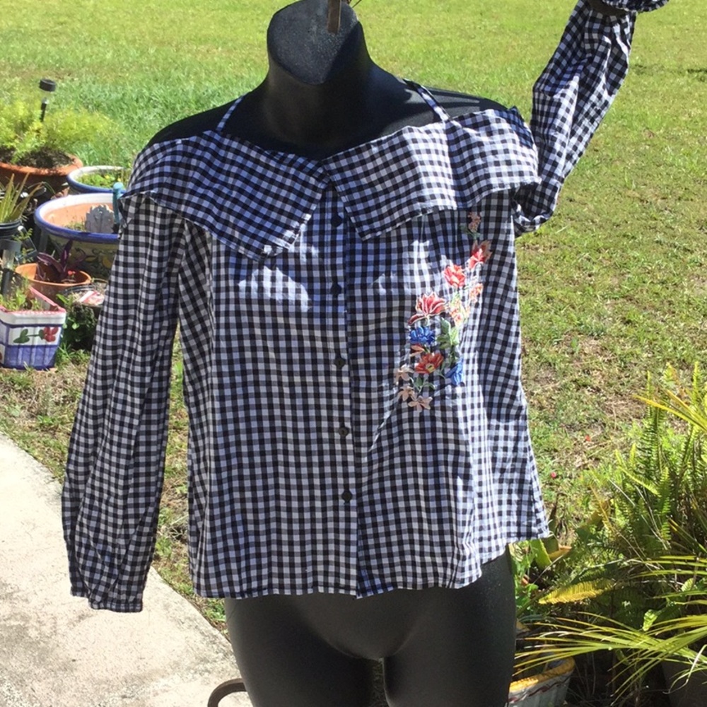 NWT Awesome Cold Shoulder Sz Med Long Sleeve Top - Picture 3 of 6